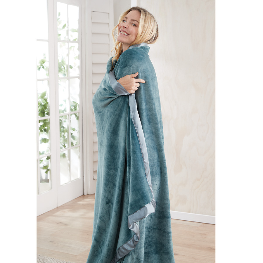 Layla SatinBound Blanket Innovations