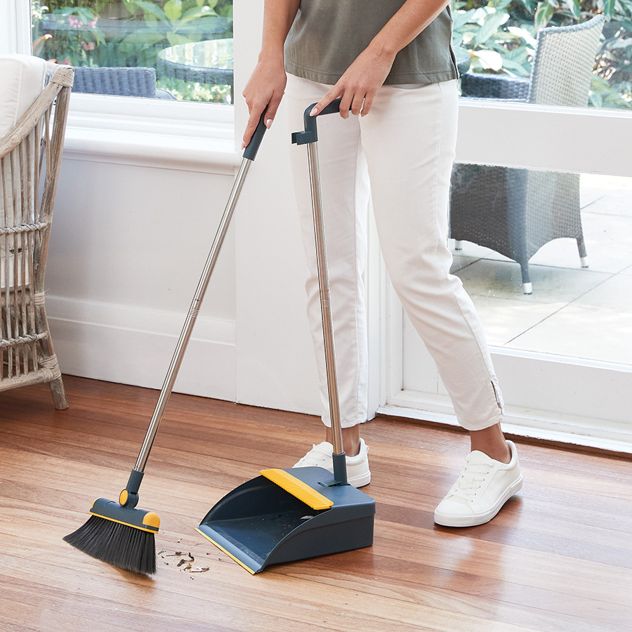 Long Handled Dustpan and Brush Set Innovations