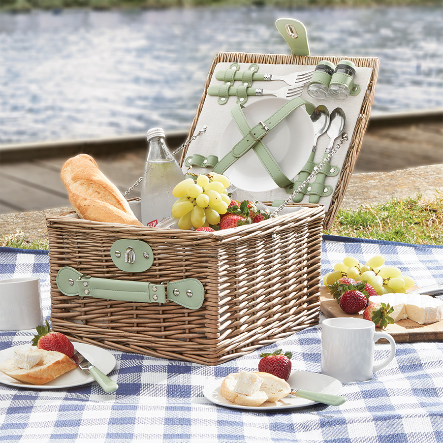 TraditionalStyle Picnic Basket Innovations